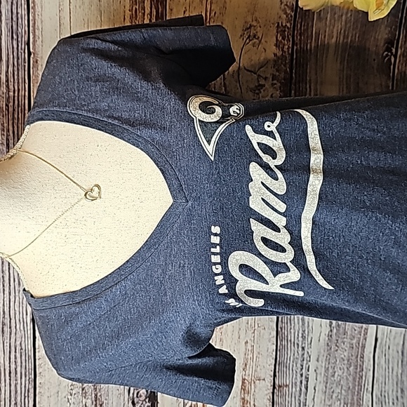NWOT LOS ANGELES RAMS BLUE CAP SLEEVE V NECK TEE - Picture 2 of 8